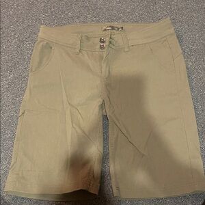 Prana Womens Olive Hiking Shorts size 6 - like new